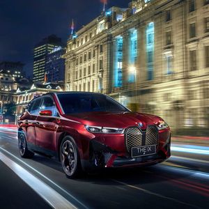 Der BMW iX kommt in der zweiten Jahreshälfte in China auf den Markt. (Bild:  BMW)