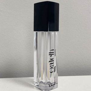 PET wird immer beliebter. Denn Verpackungen aus PET zeichnen sich durch Transparenz, eine hohe Steifigkeit und Beständigkeit aus. Der Grund für den zunehmenden Einsatz ist aber die Nachhaltigkeit. Und recyceltes PET ist bereits in großen Mengen zu haben. (Bild:  Thomriss)