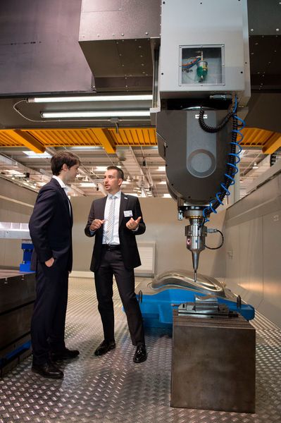 Garant für gute Geschäfte, Schaufenster für den internationalen Markt, Taktgeber für die Zukunft der Produktion – so beschreiben die Aussteller die EMO Hannover 2017. (VDW)
