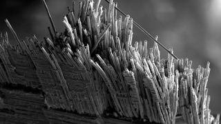 Generell zeigen Carbon/Carbon-Verbundwerkstoffe mit poröser Matrix ein nicht sprödes, quasiduktiles Verhalten mit stark orientierungsabhängigen mechanischen Eigenschaften. Bilder: Uni Bremen (Archiv: Vogel Business Media)