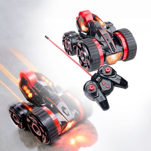 So sieht ein Männerspielzeug aus: Coole Drifts wie in Tokio, spektakuläre Stunts oder aufreibende Flips. Das alles ist kein Problem für das ferngesteuerte Stunt-Auto, das es bei Monsterzeug für 44,95 Euro gibt. (Monsterzeug.de)