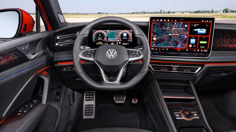Digitale und analoge Elemente erleichtern die Bedienung. (Bild: VW)