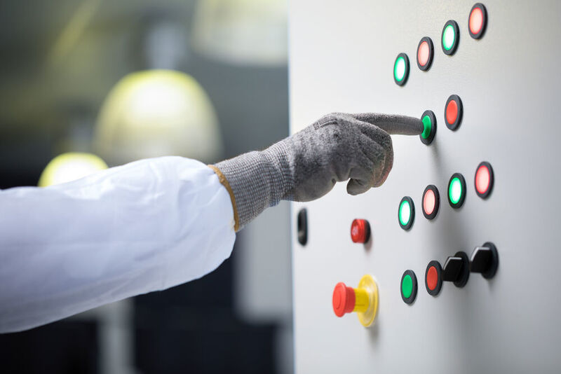 Schneider Electric ergänzt seine Produktauswahl an Befehls- und Meldegeräten um Drucktaster für den flachen Einbau. (Schneider Electric)