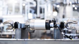 Schaeffler entwickelt und produziert jetzt für die Hinterachslenkung die Sensorik unternehmensintern und integriert ab sofort eine eigenentwickelte Powerpack-Lösung. (Bild: Schaeffler)