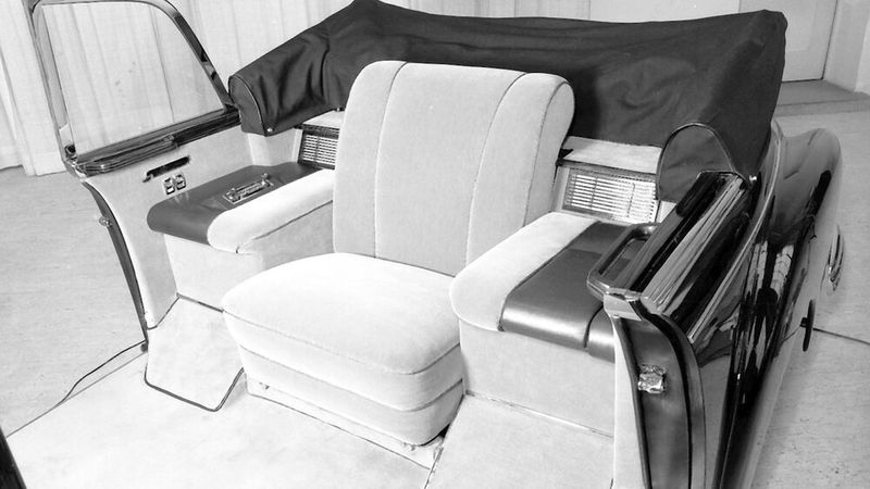 1960 bekam der Papst Johannes XXIII. mit dem Mercedes 300 d Landaulet ein repräsentatives Einzelstück, das mit Klimatechnik gerüstet war. (Bild: Mercedes-Benz)