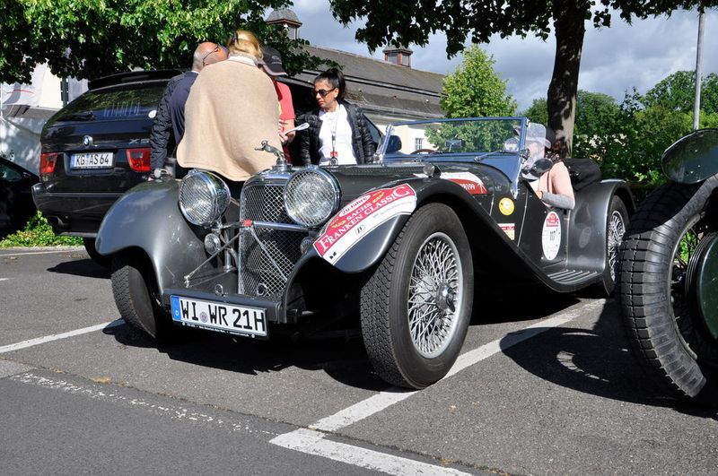 Optische Täuschung: Dieser Jaguar/Suffolk Roadster Typ 33 Recreation stammt aus dem Jahr 1978, ... (Grimm/»kfz-betrieb«)