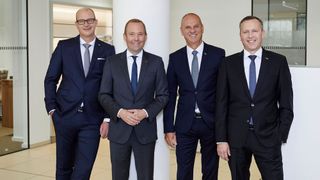  Bis zum Jahresende gibt es bei Hugo Pfohe vier Geschäftsführer: (v. l.) Sönke Freyer, Philip Pfohe, Andreas Schmitz und Karsten Kalkstein. (Bild: www.fotografiehamburg.de)