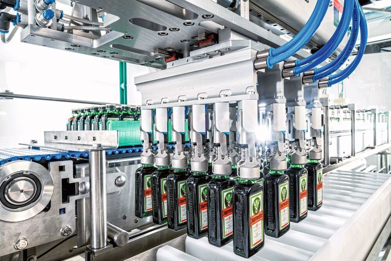 Im Bild das Transmodul mit den gruppierten Flaschen (Gerhard Schubert)