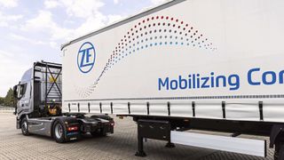 Autonomes Fahren? Was auf öffentlichen Straßen noch Probleme macht, kann auf dem Betriebshof schon funktionieren. (Bild: ZF Group)