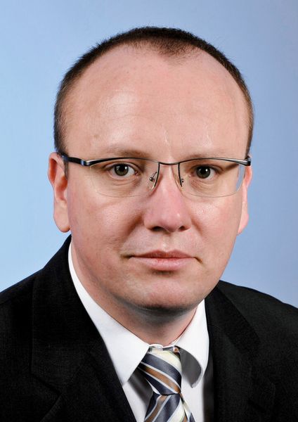 „Wir müssen – was den Edelstahl anbetrifft – weiter über Tribologie, neuartige Werkzeugbeschichtungen und angepasste Umformwerkzeuge und -prozesse nachdenken“, sagt Prof. Dr.-Ing. Ralf Kolleck, Leiter des Instituts Tools and Forming (T & F) der Technischen Universität Graz. (Bild: T & F)
