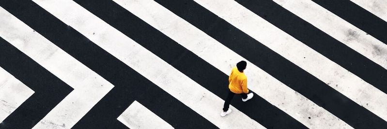 Wie Marketing und Vertrieb Hand in Hand, ohne große Konflikte, zusammenarbeiten können, verrät Markus Batta.(Bild:  gemeinfrei / Pexels)