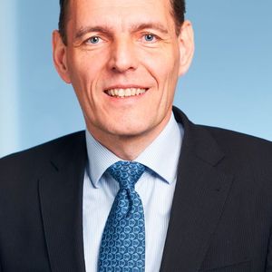 (Axalta Coating Systems)