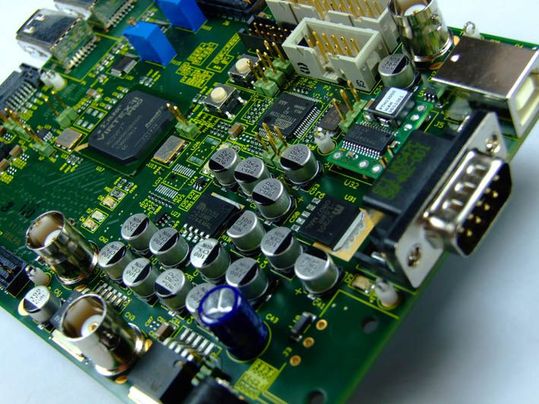 Die Serie „CAD-Design, Leiterplattentechnologie und Baugruppenproduktion“ veranschaulicht die wichtigsten und aktuellsten Aspekte bei der Entwicklung elektronischer Baugruppen Die Serie „CAD-Design, Leiterplattentechnologie und Baugruppenproduktion“ veranschaulicht die wichtigsten und aktuellsten Aspekte bei der Entwicklung elektronischer Baugruppen
