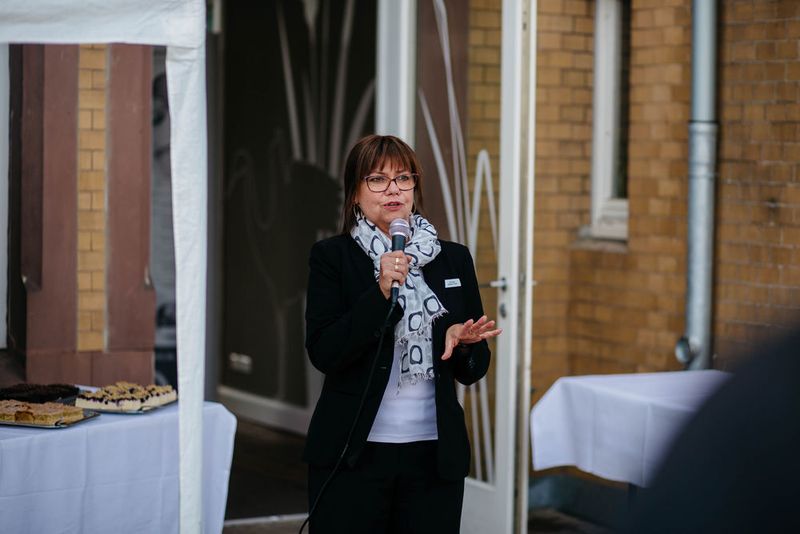 Verena Müller-Thiel begrüßte die Gäste. (Capeletti & Perl / Stephanie Pelch)