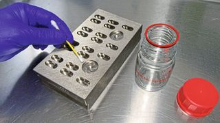 Sorgfalt ist bei der Probenahme ein entscheidender Faktor. (Bild: Techpharm)