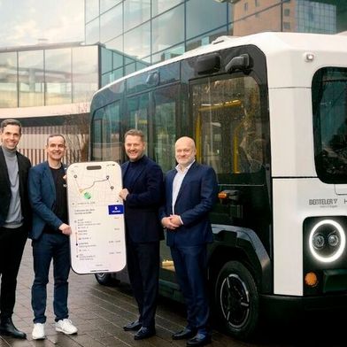 Benteler kauft ioki, die DB-Tochter für Software-basierte Mobilität. Zusammen mit Holon wollen die drei Unternehmen ein ganzheitliches Mobilitätsangebot für autonomes Fahren im ÖPNV auf die Spur bringen.  (Bild: ioki)