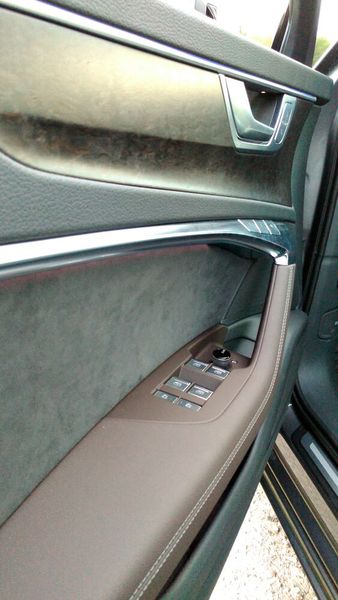 Holz, Leder, Dekorleisten – die Details im Innenraum des A6 stimmen. (Bild: Thomas Günnel/Automobil Industrie)