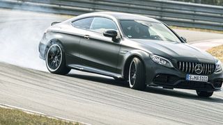 Mercedes-AMG überarbeitet den C63. Die kompakten V8-Modelle fahren in einem begehrten Segment. (Daimler)