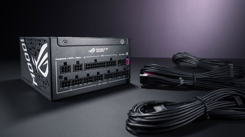 Auch neue Netzteile wurden vorgestellt; hier das ROG Strix 1000W. (Bild: Asus Rog)