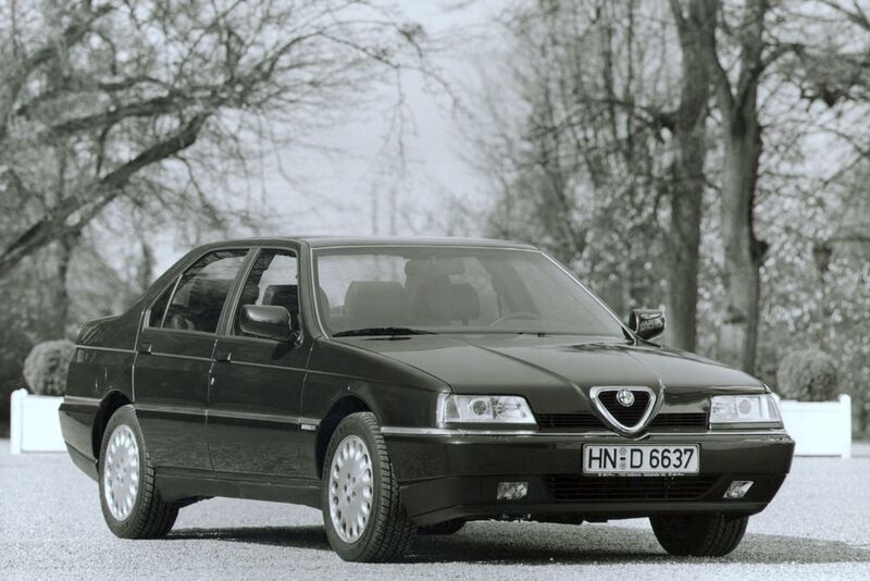Am 27. Juni 1997 endet die Produktion des Alfa 164 nach rund 269.000 Einheiten – 1998 werden die letzten Einheiten des 164 zugelassen. Im Jahr 1998 stellt Alfa den Nachfolger, den 166, vor. (Alfa Romeo)