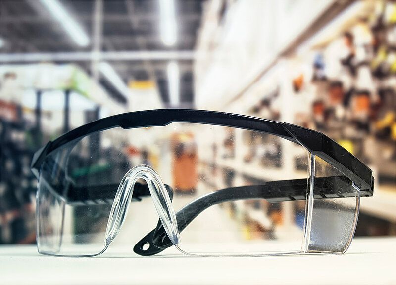 Dostępne obecnie w firmie Ultrapolymers wysoce przezroczyste gatunki tworzyw PC marki Panlite firmy Teijin spełniają rygorystyczne wymagania jakościowe.(Bild:  vadish / Adobe Stock)
