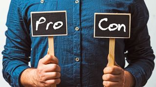 Die bestehende Fabrik digital aufrüsten oder besser auf der grünen Wiese mit einer smarten Factory starten? Beides hat Vor- und Nachteile. (Bild: ©JK2507 - stock.adobe.com)