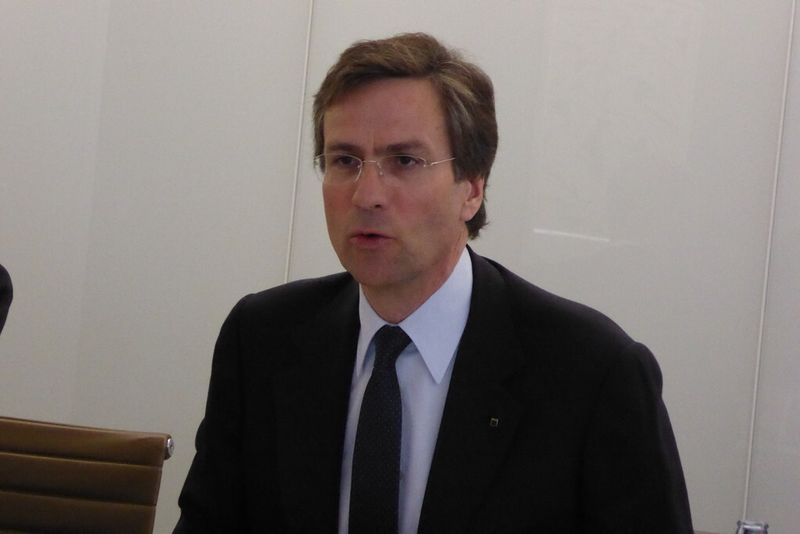 „Wir merken ein deutliches Absatzwachstum der Festkörperlaser im Vergleich zu den CO2-Lasern. Wir sind bereits bei etwa 50/50 und weiteres Wachstum ist erwartbar“, eklärt Dr.-Ing. Mathias Kammüller, Vorsitzender des Geschäftsbereichs Werkzeugmaschinen. (Bild: Kuhn)