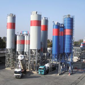Silos prägen das Bild am TBS-Standort Mannheim.