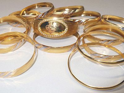 Ein Sack mit Hirse war als Versteck für den Goldschmuck nicht sicher genug, um den Augen der Zollbeamten am Stuttgarter Flughafen zu entgehen. (Archiv: Vogel Business Media)