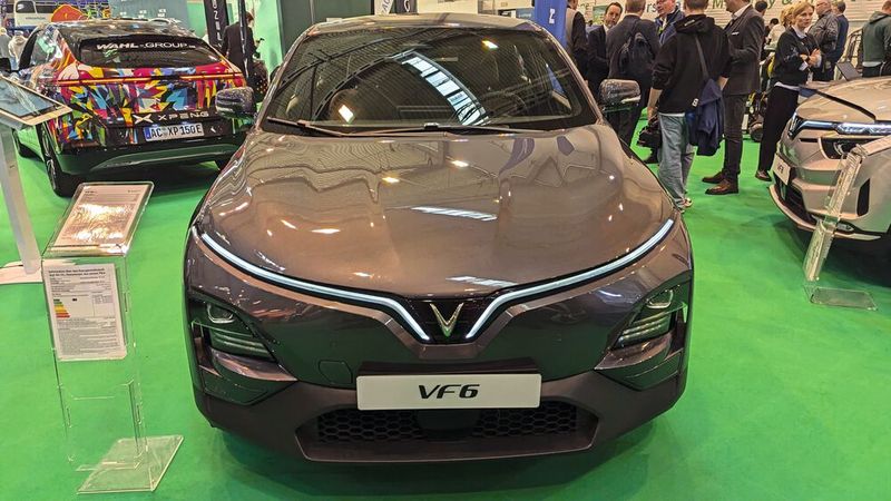 Ob der Vinfast VF6 die Kunden überzeugt, bleibt abzuwarten. Bislang verkauft der Importeur hierzulande fast nichts. (Bild: Rosenow – VCG)