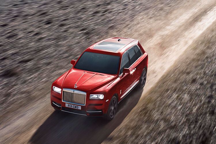 Beim Antrieb setzen die Briten auf ihren bekannten V12-Twinturbo mit 6,75 Liter Hubraum, 420 kW/571 PS Leistung und einem maximalen Drehmoment von 850 Nm. (Rolls-Royce)