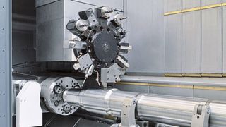 Horizontale VDF Boehringer VDF T Drehzentren ermöglichen die wirtschaftliche Fertigbearbeitung von Eisenbahnachsen mit höchster Präzision in einer Aufspannung. (Bild: FFG)