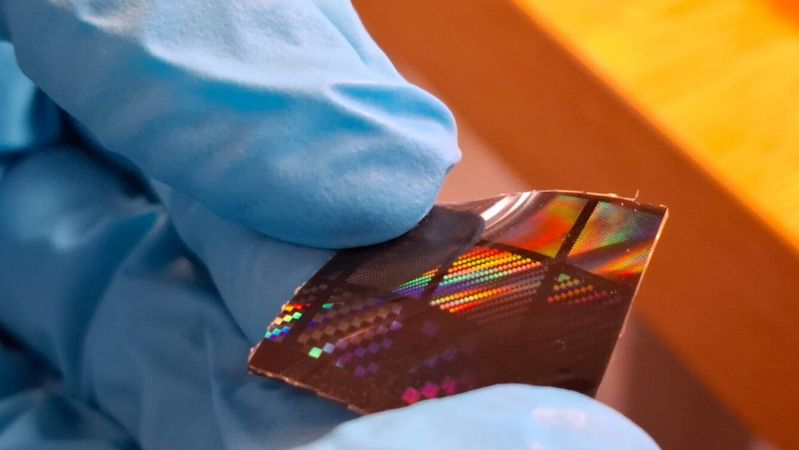 Hightech-Pflaster: Die bioinspirierte Technologie vereinfacht Messungen für die Herzdiagnostik - ganz ohne Elektronik.(Bild:  NTNU)