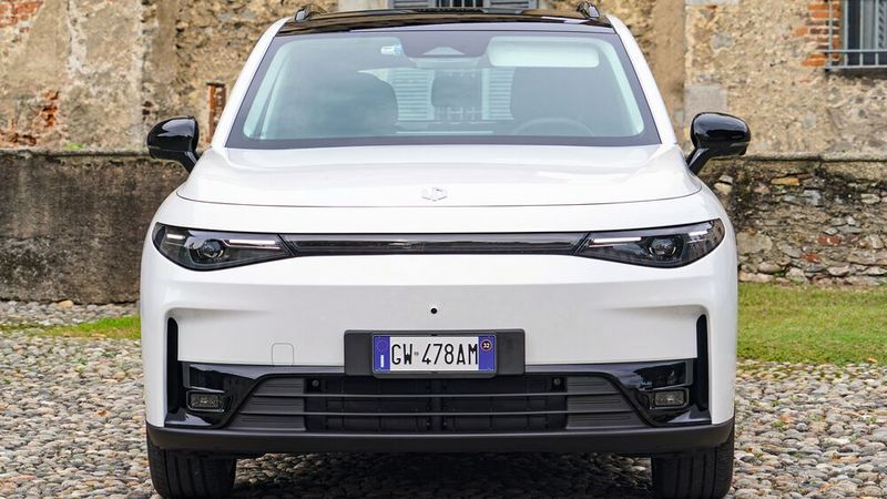 Leapmotor erweitert noch im Januar sein Angebot um den elektrisch angetriebenen C10 mit Range Extender.(Bild:  Leapmotor)