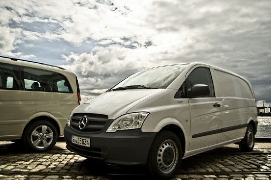 Durch die Einführung der neuen Generation des Vito und Viano möchte der Hersteller stärker ins Geschäft mit den gewerblich genutzten Transportern und den privat genutzten Vans einsteigen. (Archiv: Vogel Business Media)