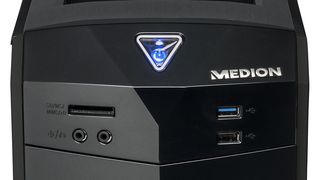 Passend zu Windows 10 ist der Medion Akoya P5285 D bei Aldi Süd mit einer Grafikkarte bestückt, die DirectX 12 beherrscht. In dem 499-Euro-Rechner ist eine Geforce GTX 750 Ti eingebaut. (Bild: Medion)