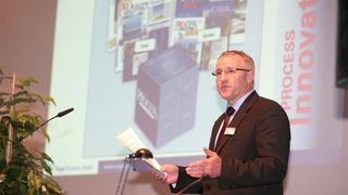 Redaktionsdirektor und Publisher Print/Online lobte bei der Preisverleihung den hohen Innovationsgrad der eingereichten Bewerbungen zum Innovation Award 2009. (Archiv: Vogel Business Media)