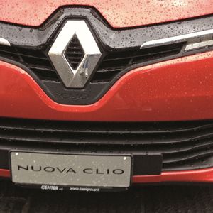 Der französische Autobauer Renault will wieder an die Spitze. Deshalb tüfteln die Verantwortlichen an der Supply Chain für Ersatzteile.