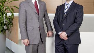 Die Geschäftsführer von E-T-A Elektrotechnische Apparate: (im Bild von links nach rechts) Dr. Clifford Sell und Philip Poensgen (Foto: E T A)