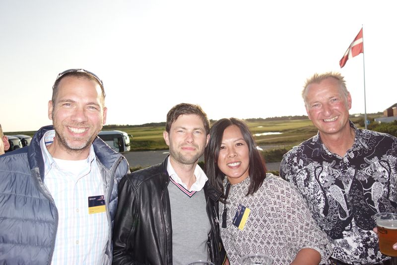 v. l.) Martin Osswald, Microsoft mit dem ADN Team, Sebastian Brinke, Minh Tran und Thomas Greisner  (IT-BUSINESS)