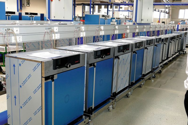 Bei Memmert entstehen komplette Brut-, Klima- sowie Wärme- und Trockenschränke für die Materialprüfung, die chemische Forschung sowie die Human- und Veterinärmedizin. (Bild: Kuhn)