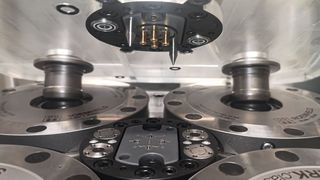 Elektrische Mediendurchführung in Aktion: Interessierte können sich in Stuttgart überzeugen, wie Stark.eMD die Prozesssicherheit steigert. (Bild: Roemheld-Gruppe)