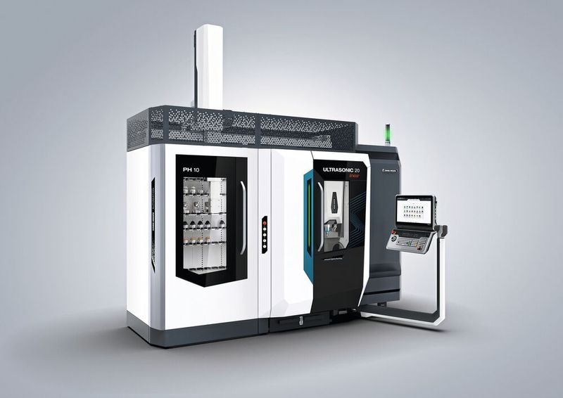 Automationslösungen wie das Palettenhandling PH 10 realisieren auf der Ultrasonic 20 linear 3. Generation eine autonome Fertigung in mannlosen Schichten. (Bild: DMG Mori)