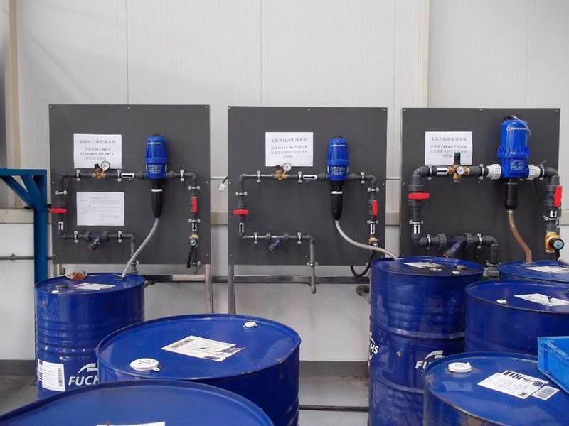 Die richtige Dosierung von Kühlschmierstoffen kann einen wesentlichen Bitrag zur Effizienzsteigerung metallverarbeitender Prozesse leisten. (Bild: LDT Dosatron)