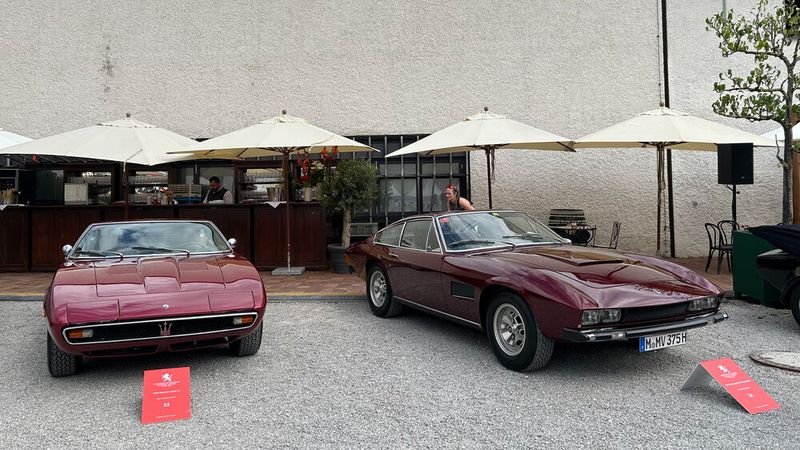 Maserati Ghibli SS (l.) neben Monteverdi 375 S Berlinetta. (Bild: Peter Diehl)