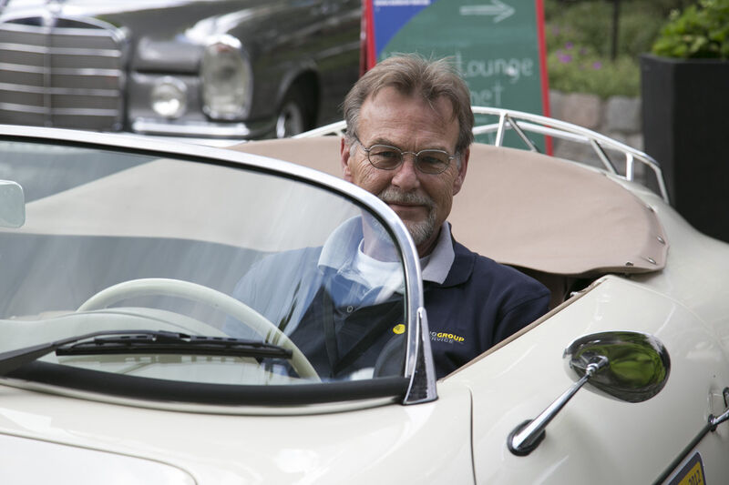 Wolfgang Vetter (Cancom GmbH) fühlte sich im Porsche Speedster sichtlich wohl. (Archiv: Vogel Business Media)