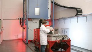 Schwingpruefanlage.jpg ()