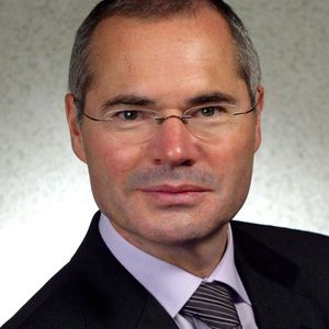 "Aus Sicht von Schunk gibt es sieben Megatrends, die Module und Anlagen erfüllen müssen, damit Anwender in Zukunft erfolgreich sind: Intelligenz, Sicherheit, Wandlungsfähigkeit, Ressourceneffizienz, Zuverlässigkeit, Nachhaltigkeit und vor allem Einfachheit", so Dr. Klaiber.