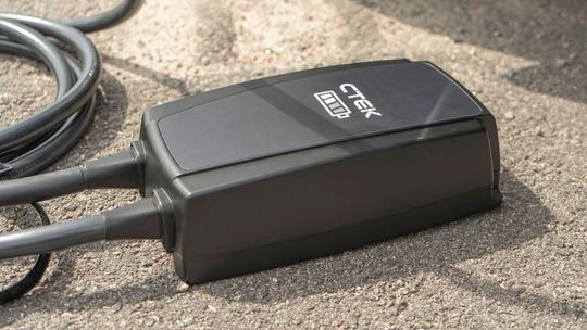 Auf der diesjährigen Automechanika wurde das All-in-One-Ladegerät in der Kategorie „Elektromobilität“ als herausragende technologische Neuheit gelistet.(Bild:  Ctek)