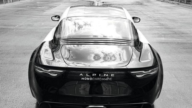 Zu sehen ist der A110 Monochromatic in dem Fotoprojekt in vielen Perspektiven und Details. (Bild: Mathieu Cesar)